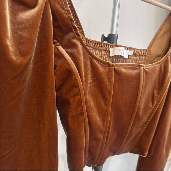 ASTR The Label Ashbury Velvet Corset Long Sleeve Small Gold Top - Picture 9 of 9